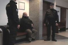Dohnal 16letého k sebevraždě. Přihlásil se policii