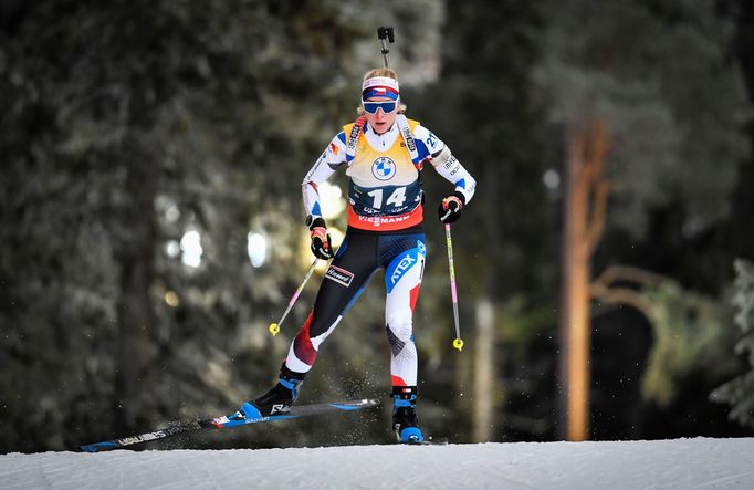 Markéta Davidová ve sprintu SP na 15 km v Östersundu