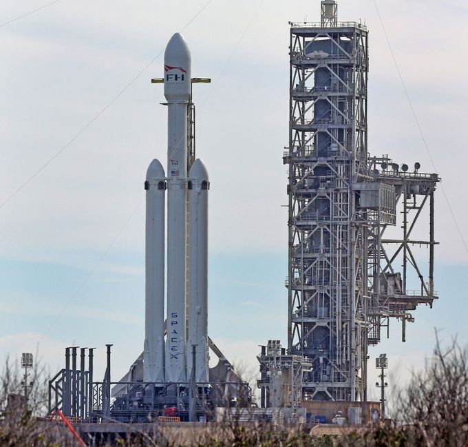 Falcon Heavy, SpaceX