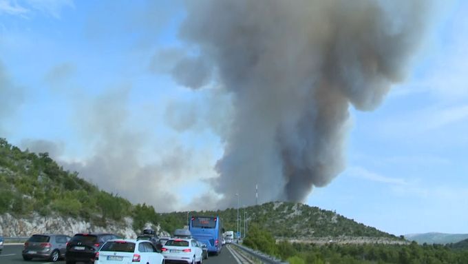 Lesní požár u chorvatského letoviska Šibenik