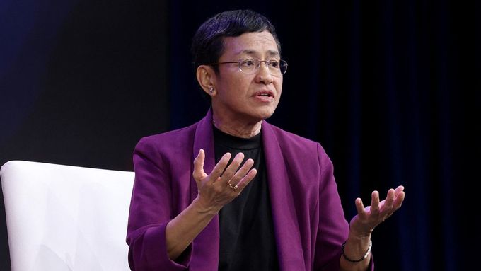 Jedné z doprovodných debat Frankfurtského knižního veletrhu se zúčastní i filipínsko-americká novinářka a nositelka Nobelovy ceny za mír za rok 2021 Maria Ressaová.