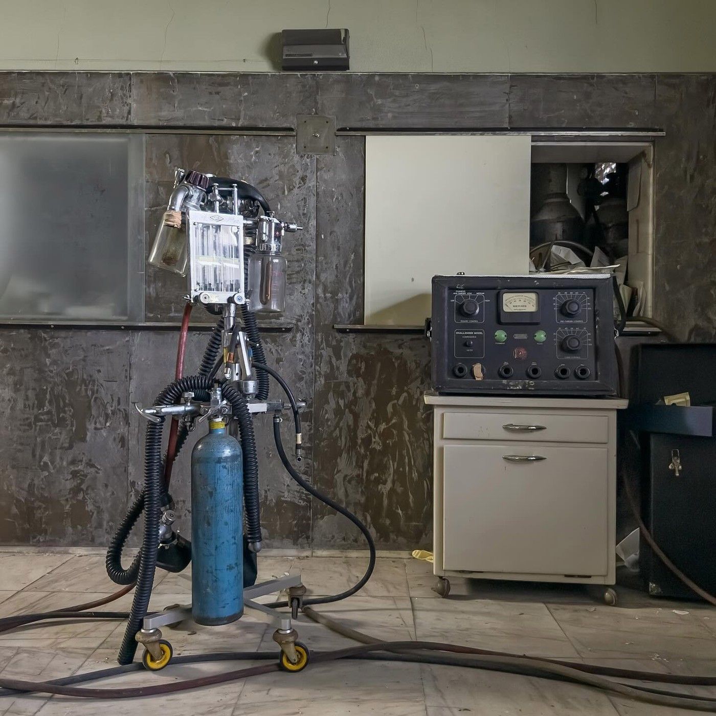 Hororové snímky z dvacet let opuštěné nemocnice