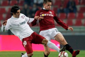 Slavia vydřela senzaci, Sparta slaví v Evropě výhru