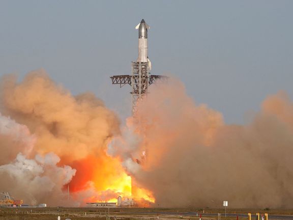 Společnost SpaceX miliardáře Elona Muska podnikla v noci na pátek osmý zkušební let své kosmické lodi Starship, který ale skončil stejně neúspěšně jako předchozí v lednu.
