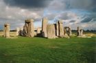 Britští vědci: Stonehenge je mladší, než se udávalo