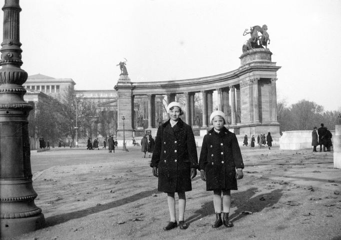 Náměstí Hrdinů v Budapešti na snímku z roku 1934.