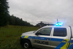 Policie na Klatovsku našla havarované letadlo, dva lidé při pádu zemřeli