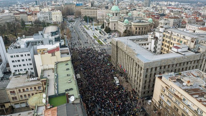 Demonstrace proti výsledkům a průběhu parlamentních a místních voleb v Srbsku. Bělehrad, 30. prosince 2023.