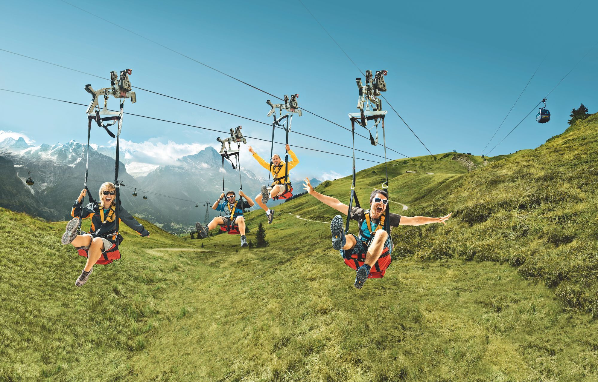 Adrenalinová atrakce First Flieger na laně staré lanovky z vrcholu First nad Grindelwaldem