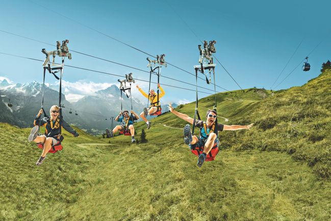 Adrenalinová atrakce First Flieger na laně staré lanovky z vrcholu First nad Grindelwaldem
