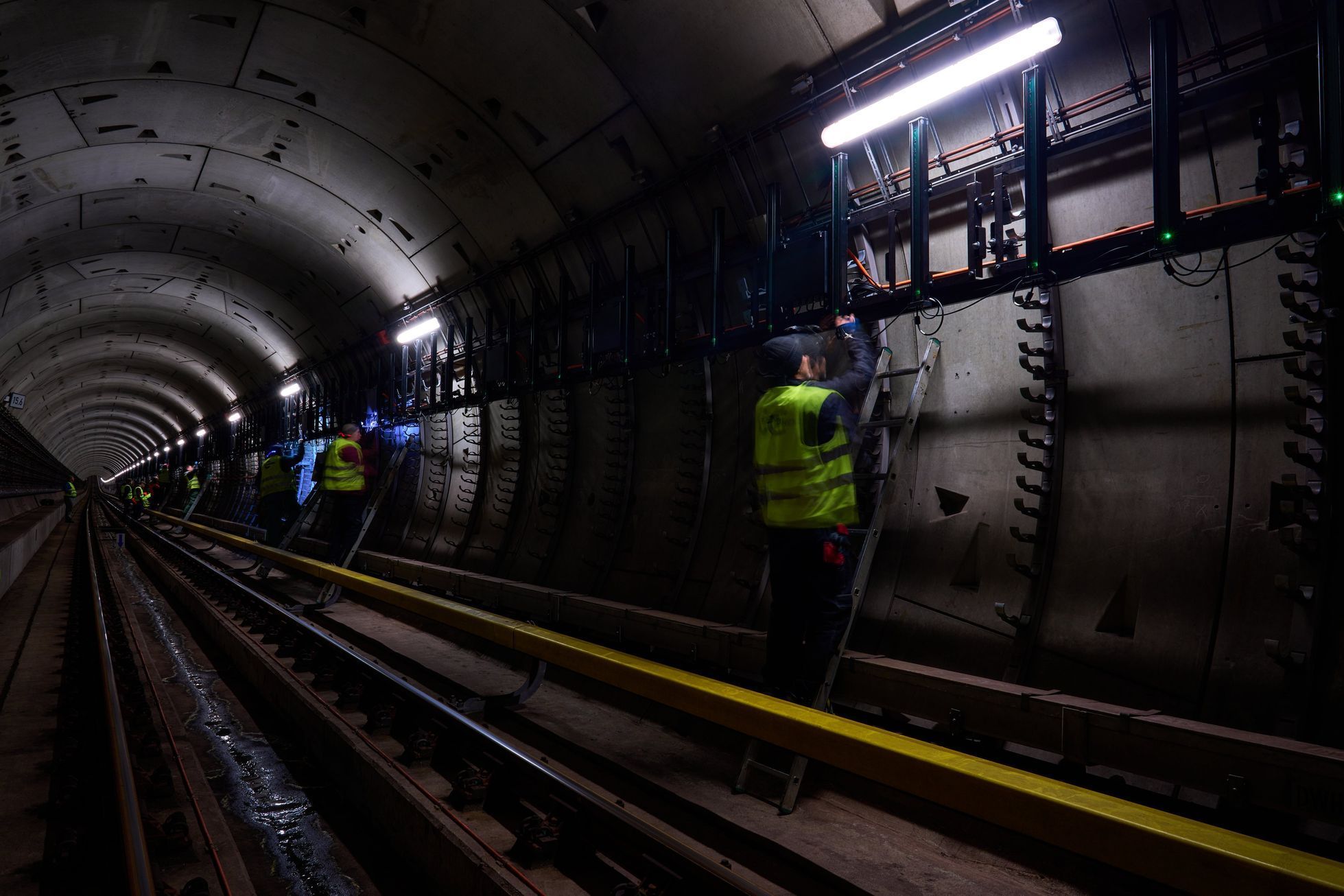metro tunel obrázek video - Aktuálně.cz