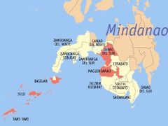 Mapa jižní části filipínského souostroví. Provincie Tawi-Tawi se rozkládá na stejnojmenném ostrově a 106 dalších ostrovech a ostrůvcích v jihozápadním cípu Filipín při hranicích s Malajsií a Indonésií