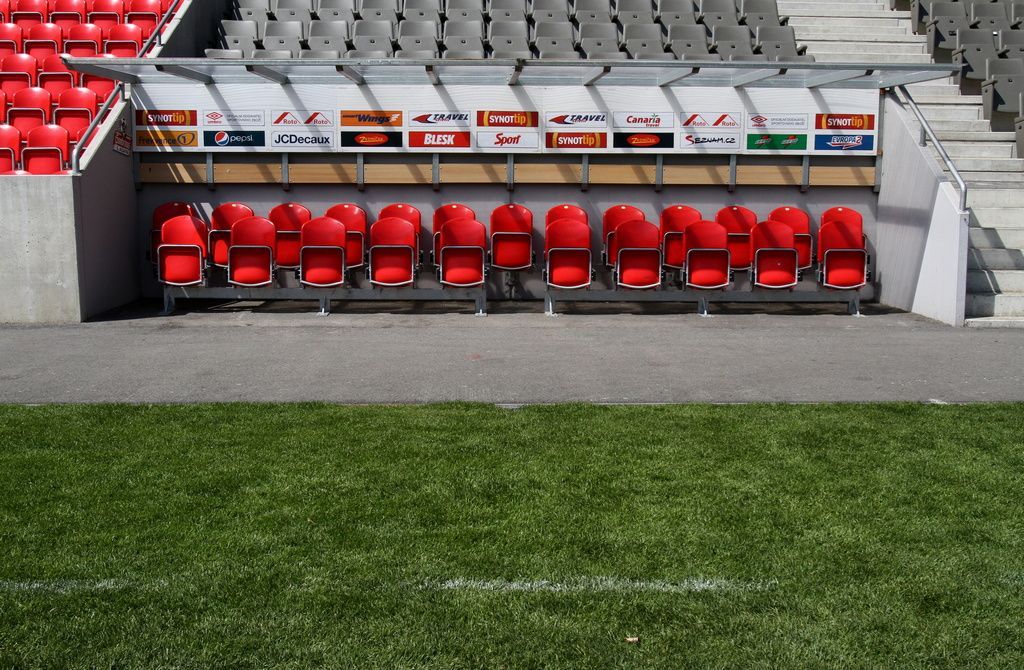 Stadion v Edenu po výtržnostech fanoušků