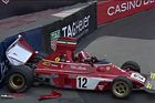 Během exhibice selhaly brzdy a Leclerc v ulicích Monte Carla naboural Laudovo Ferrari