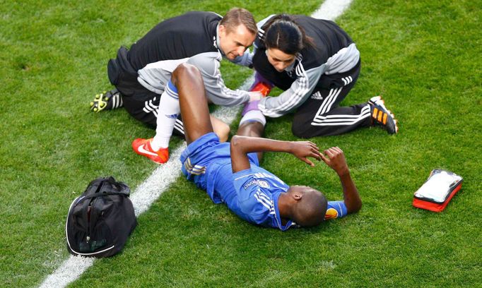 Fotbal, finále Evropské ligy, Chelsea - Benfica: zraněný Ramires