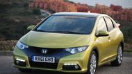 Honda Civic je prostorný hatchback v kategorii nižší střední třída. S motorem 1,4 spalujícím benzin stojí 349 900 korun. Výbava je bohatá a obsahuje například šest airbagů, palubní počítač, rádio i automatickou klimatizaci