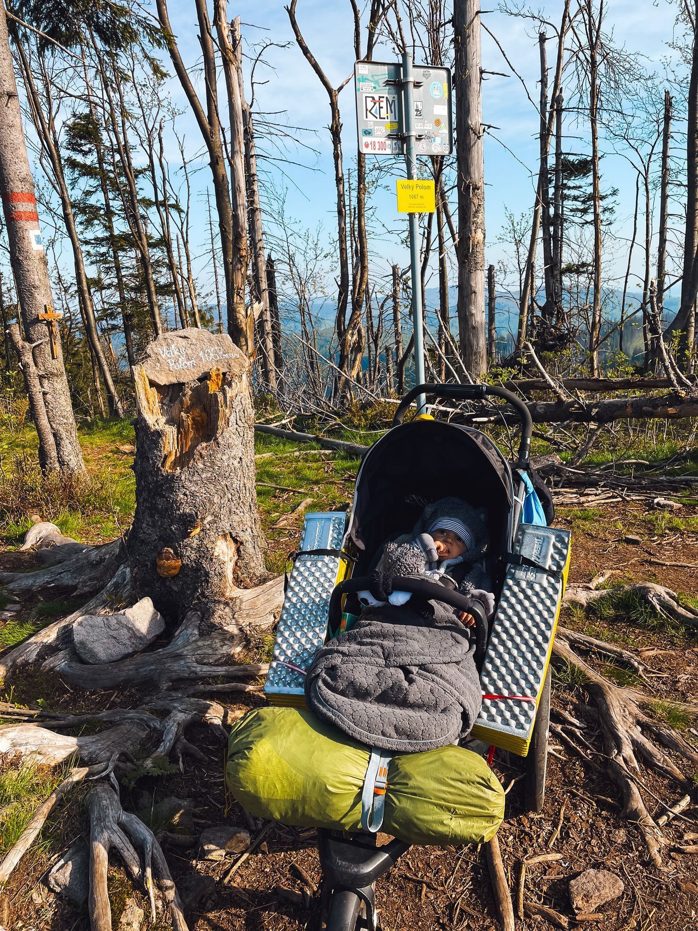 Hanka šla část Stezky Českem s malým synem v kočárku