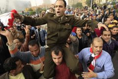 Egypťané mají nového hrdinu: vojáka, co se přidal k nim