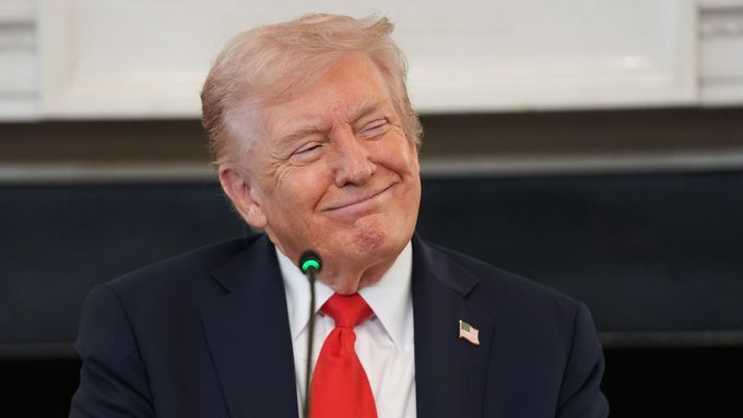 Prezident Donald Trump během diskuse v Bílém domě, 8. října 2025.
