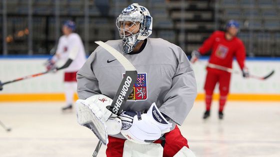 Prohlédněte si galerii z pondělního tréninku české reprezentace, na němž se poprvé objevil brankář Winnipegu Ondřej Pavelec.