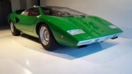 Neméně výsadní postavení má v historii automobilky s býkem ve znaku Countach. Ten se začal vyrábět v roce 1974 a v muzeu stojí originální prvotní prototyp s šasi číslo 001.