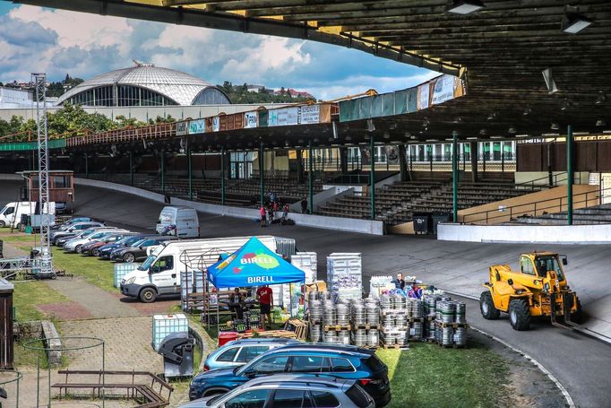 Festival se poprvé konal na velodromu a v jeho blízkém okolí.