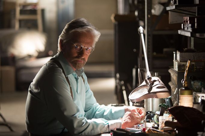 Michael Douglas ve filmu Ant-Man.