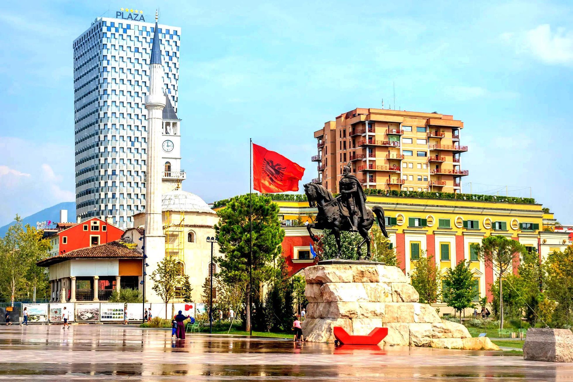 Albánie, Tirana, cestování, kultura, murál