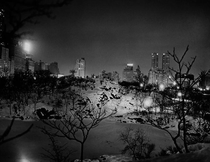 Central Park zapadaný sněhem, 1934.