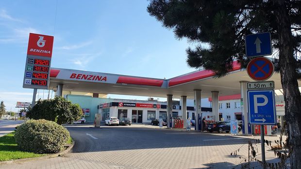 Fronty motoristů jsou ty tam. Nevídaná sleva na čerpačkách Orlenu trvala jen chvíli