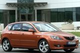 19. místo - Mazda 3 (68 hlasů). Vůz z kategorie nižší střední třídy při svém příchodu nahradil tehdejší Mazdu 323. Vítěz ankety Auto roku 2004 byl postaven na podvozkové platformě vyvinuté Fordem a používané tudíž i pro model Focus.