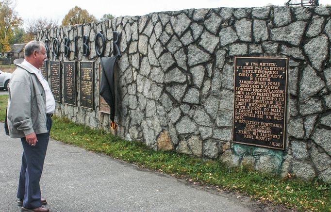 Před 80 lety byl otevřen nacistický vyhlazovací tábor Sobibor. V období od května 1942 do října 1943 tam bylo zavražděno asi 250 000 lidí.