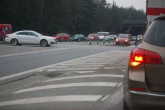 Dálnici D1 na Benešovsku ve směru na Brno zavřela nehoda