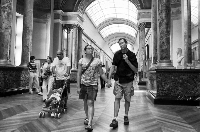 Louvre a turisté