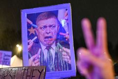 "Pěkný koncert, žádné hovadiny." Fico nabídl legendu a guláš, opozice protestovala