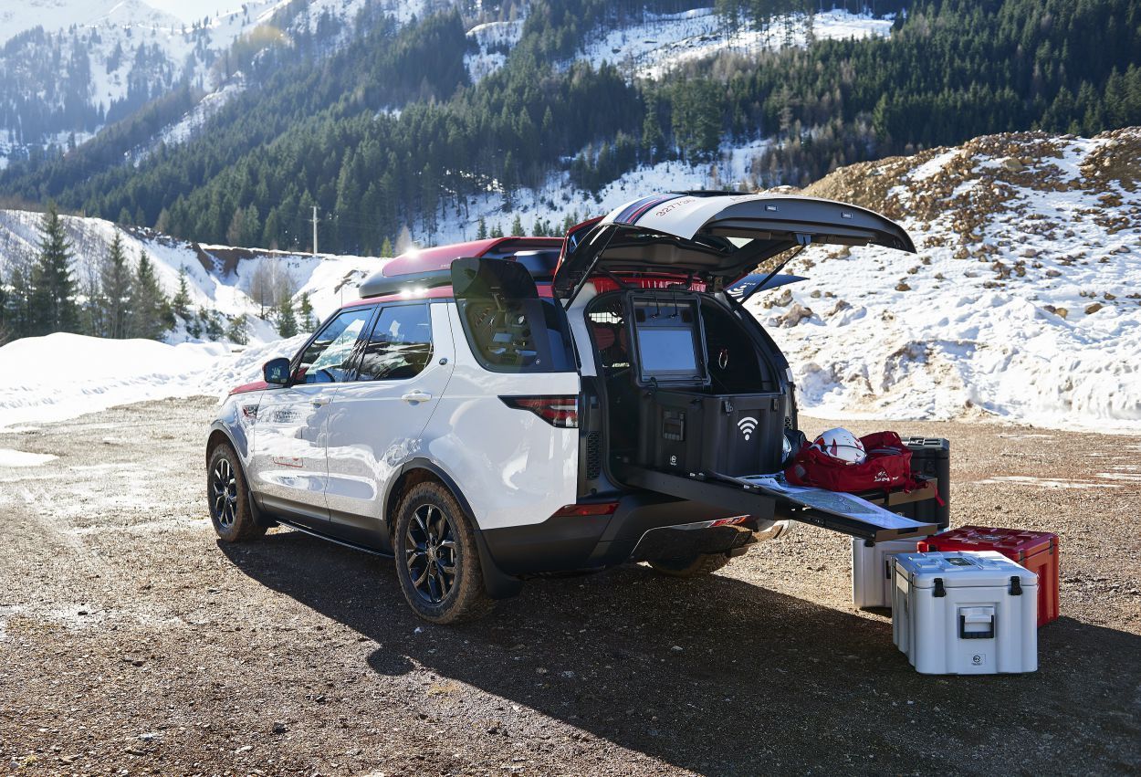 Land Rover Discovery Project Hero