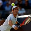 Britský tenista Andy Murray odpaluje míček proti Chorvatovi Marinu Čiličovi na US Open 2012.