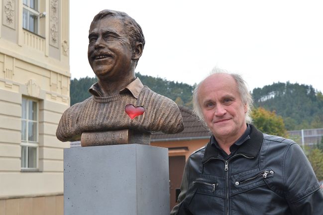 Ministr pro lidská práva