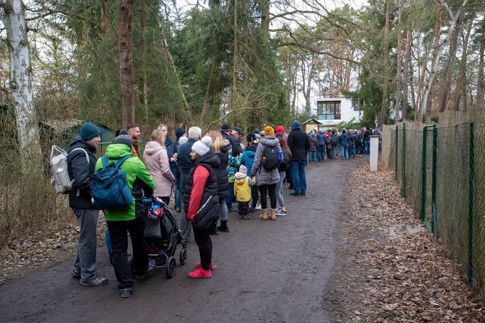 Snímek z otevření chaty Bohumila Hrabala v Kersku, únor 2021.