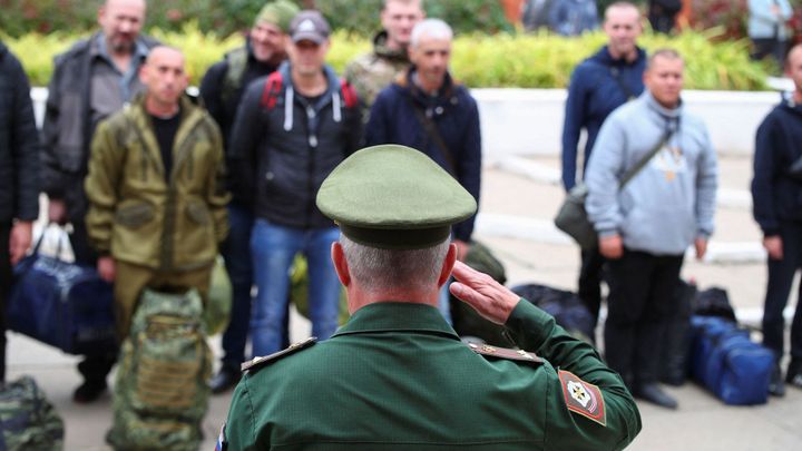 Uprchlý ruský režisér: Mobilizovat vás můžou i v metru, nyní je součástí války každý; Zdroj foto: Reuters