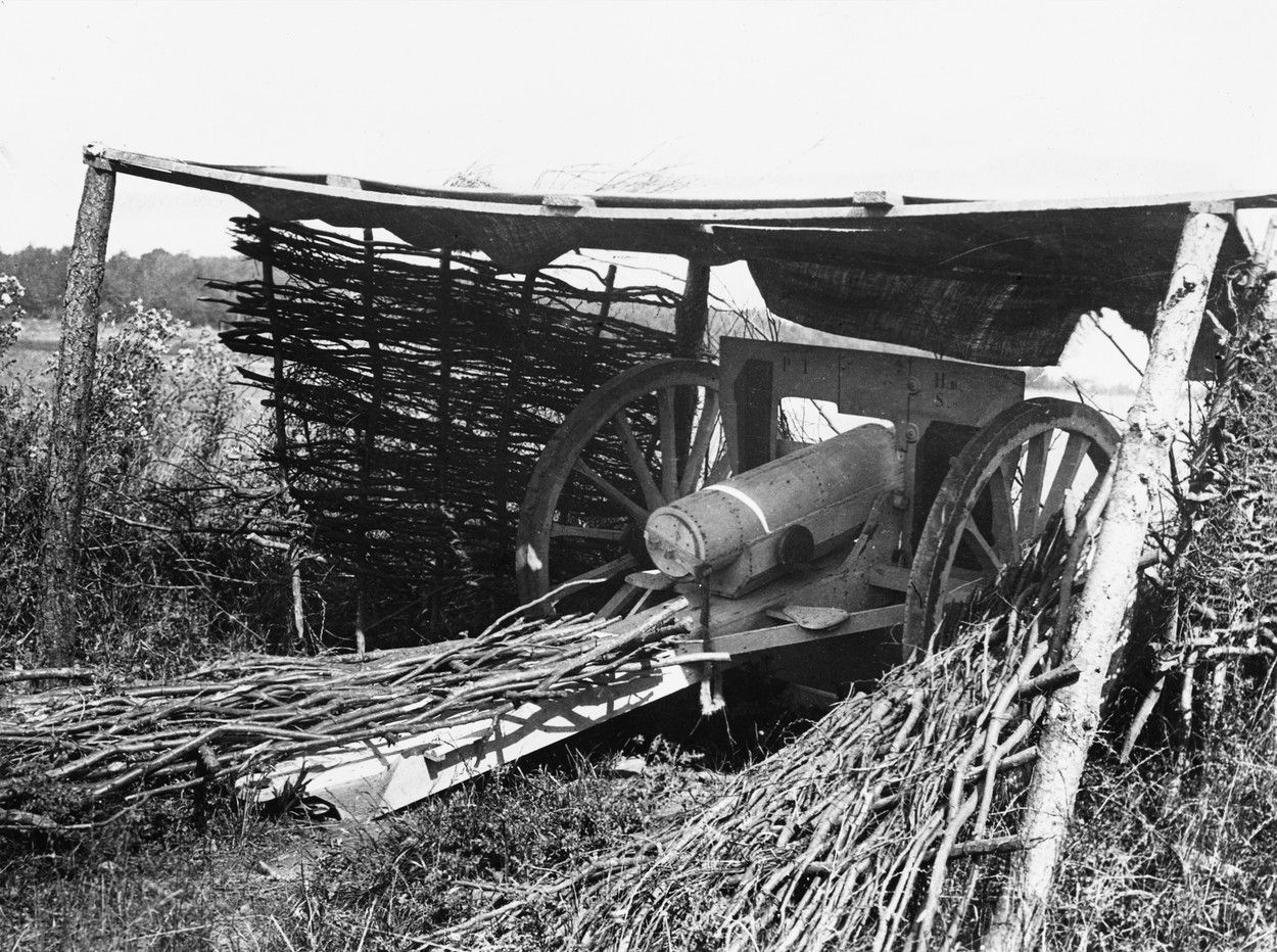 Makety zbraní, atrapa, válka, zbraně, válečná lest, historie