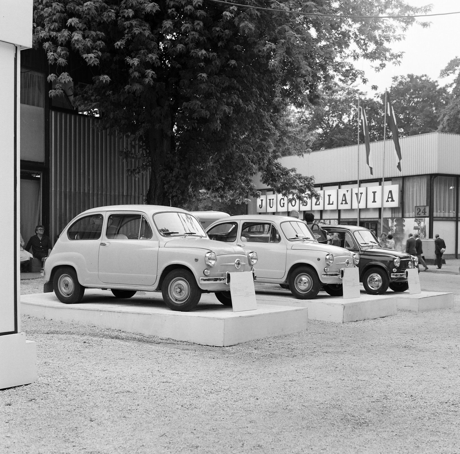 socialistické autosalony a veletrhy