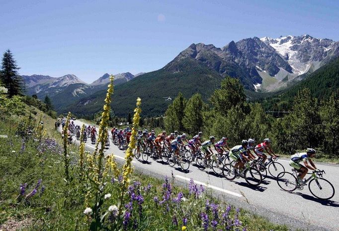 Ve čtvrtek a pátek čekají peloton poklidnější etapy, pro celkové pořadí bude nejspíš rozhodující sobotní časovka na 53 km.