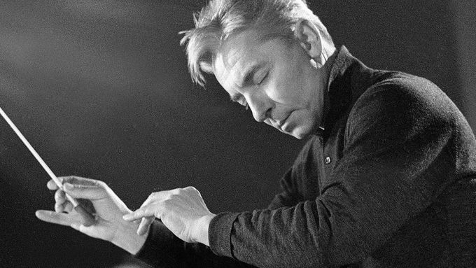 Ukázka z Dvořákovy Deváté v podání Berlínských filharmoniků pod taktovkou Herberta von Karajana.