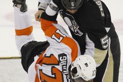 VIDEO Trenéři Penguins a Flyers odnesou nadávky pokutou
