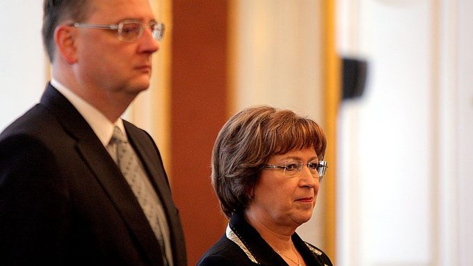 Petr Nečas a Ludmila Müllerová musí vyřešit platy soudců.