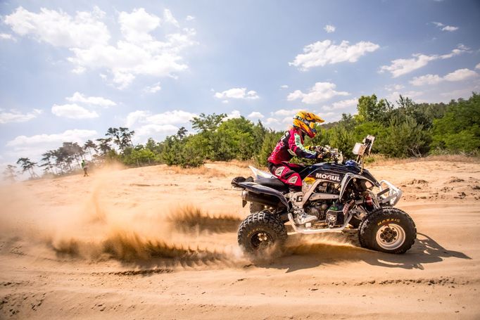 Olga Roučková při přípravě na Rallye Dakar 2018.