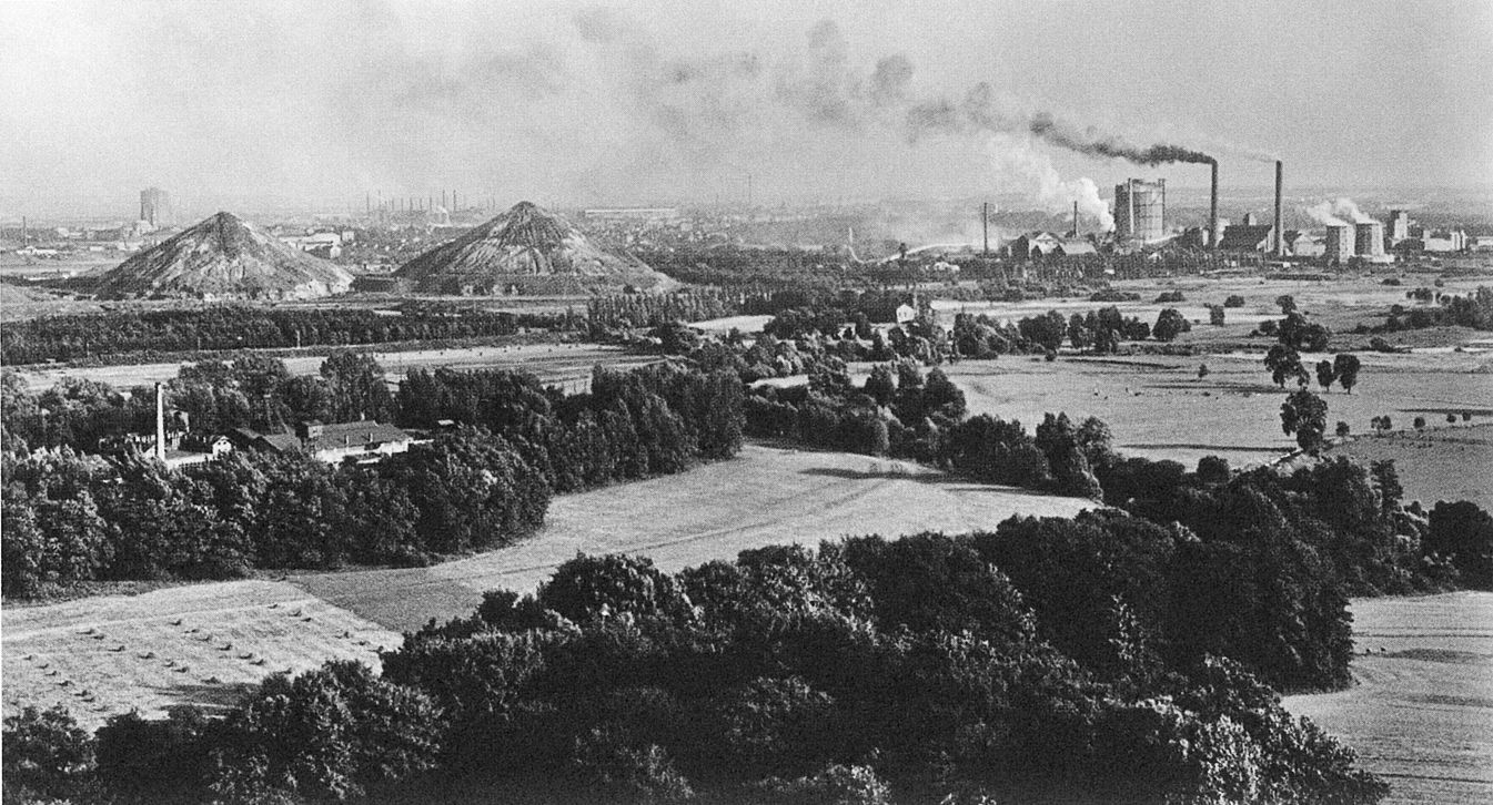 Kniha, Vzhůru dolů - Fotografické album průmyslového a kulturního dědictví uhelného hornictví ostravsko-karvinského revíru, Ostrava, Karviná, hornictví, historie, Magazín, Foto
