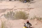 Všudypřítomný prach a nejjemnější písek otravují jezdcům na Dakaru život. Na snímku druhý muž soutěže čtyřkolek, Argentinec Marcos Patronelli na stroji CAN-AM.