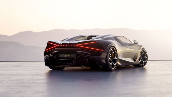 Bugatti Mistral se loučí s legendárním motorem. Šestnáctiválec nahradí elektromotory; Zdroj foto: Bugatti